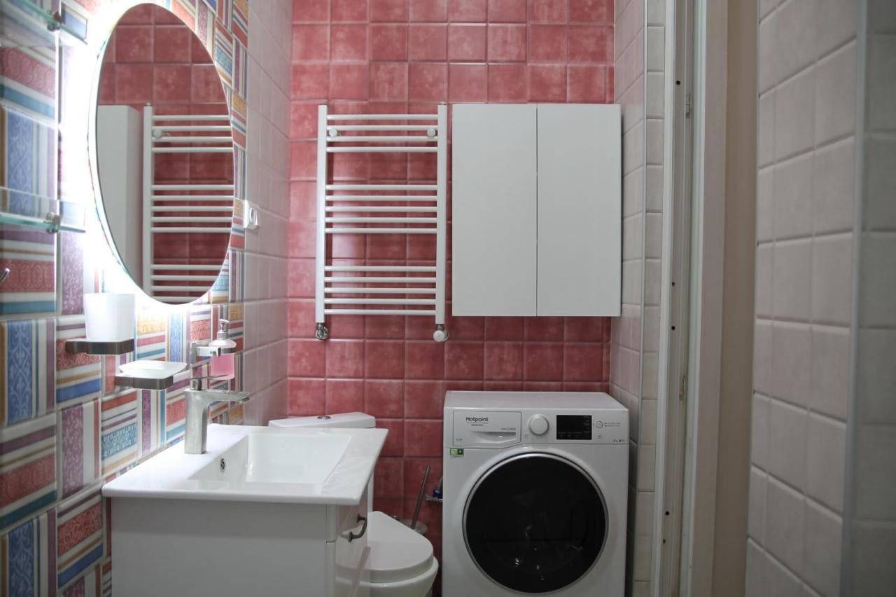 Cozy Apartment In Vake Tbilisi Bagian luar foto