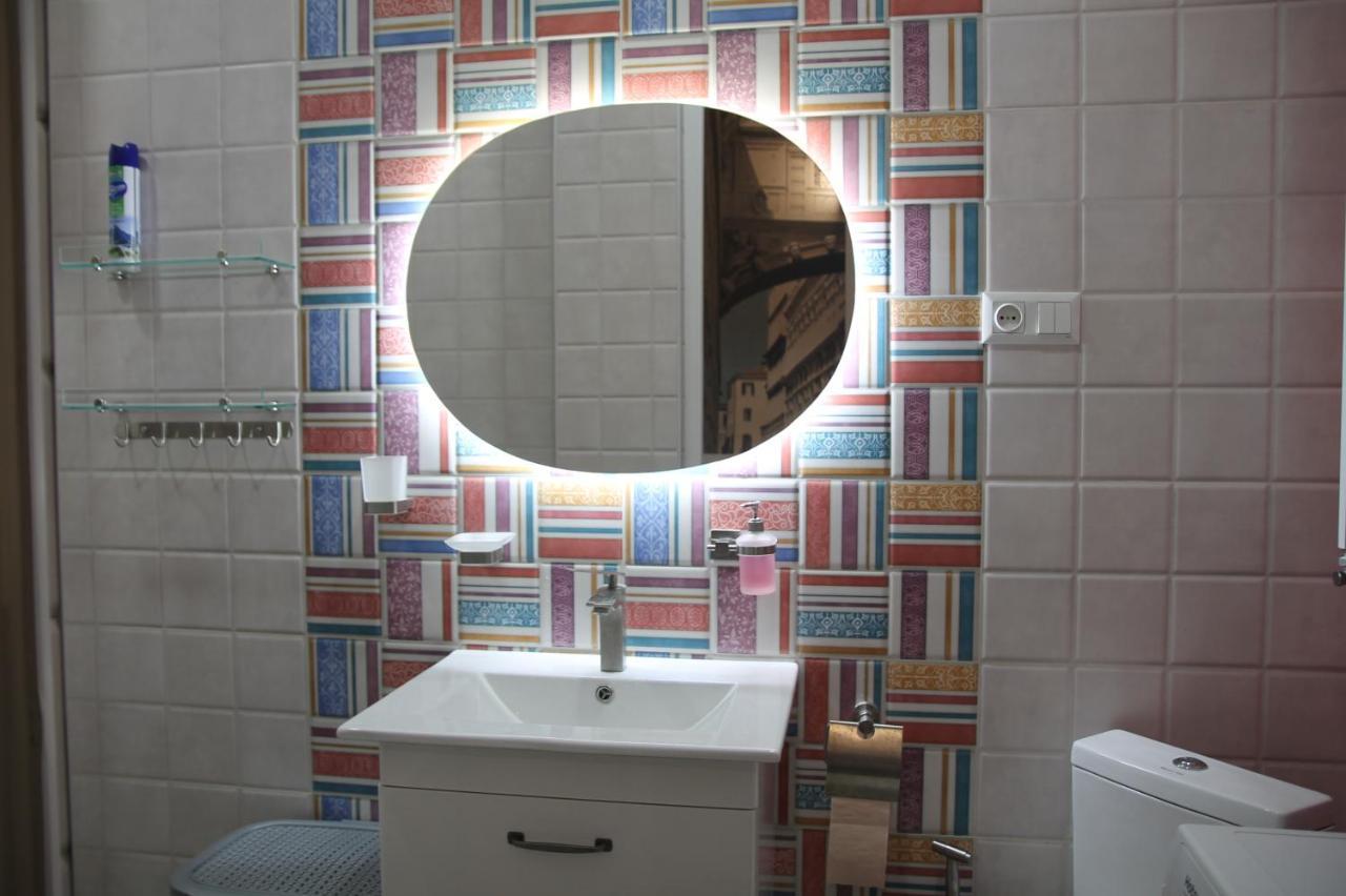 Cozy Apartment In Vake Tbilisi Bagian luar foto