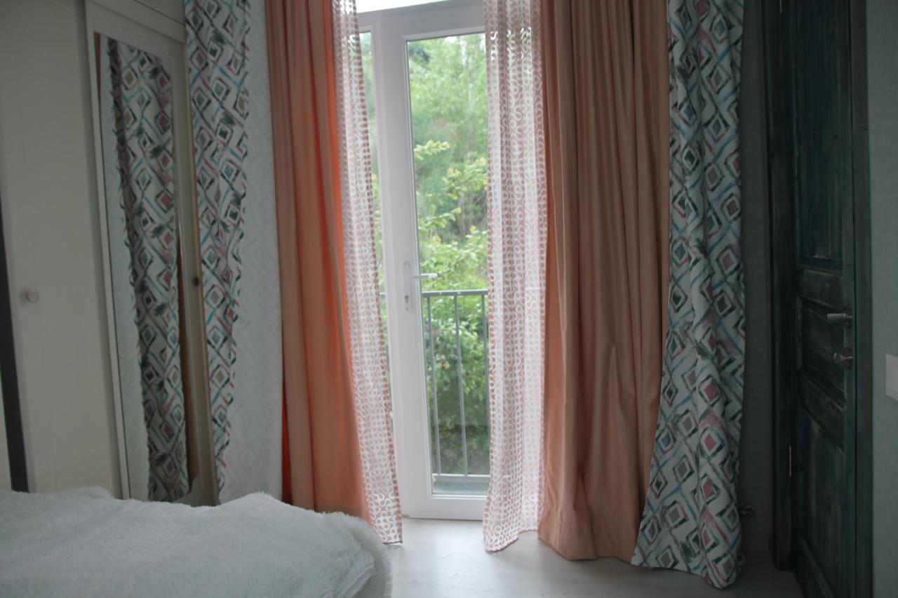 Cozy Apartment In Vake Tbilisi Bagian luar foto