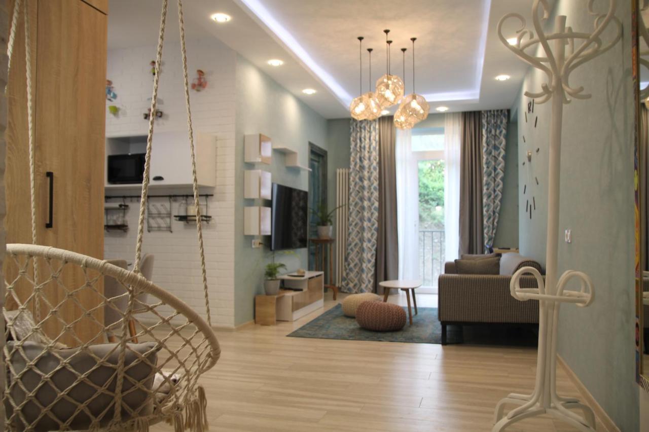 Cozy Apartment In Vake Tbilisi Bagian luar foto