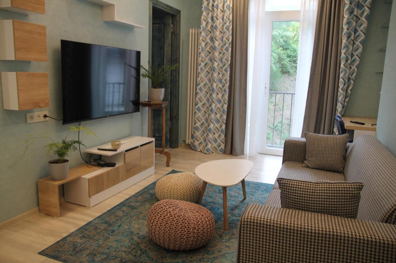Cozy Apartment In Vake Tbilisi Bagian luar foto